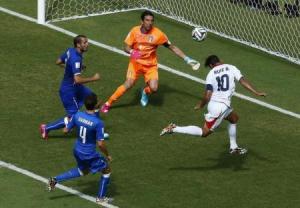 Ruiz faz gol do jogo contra a Itália
